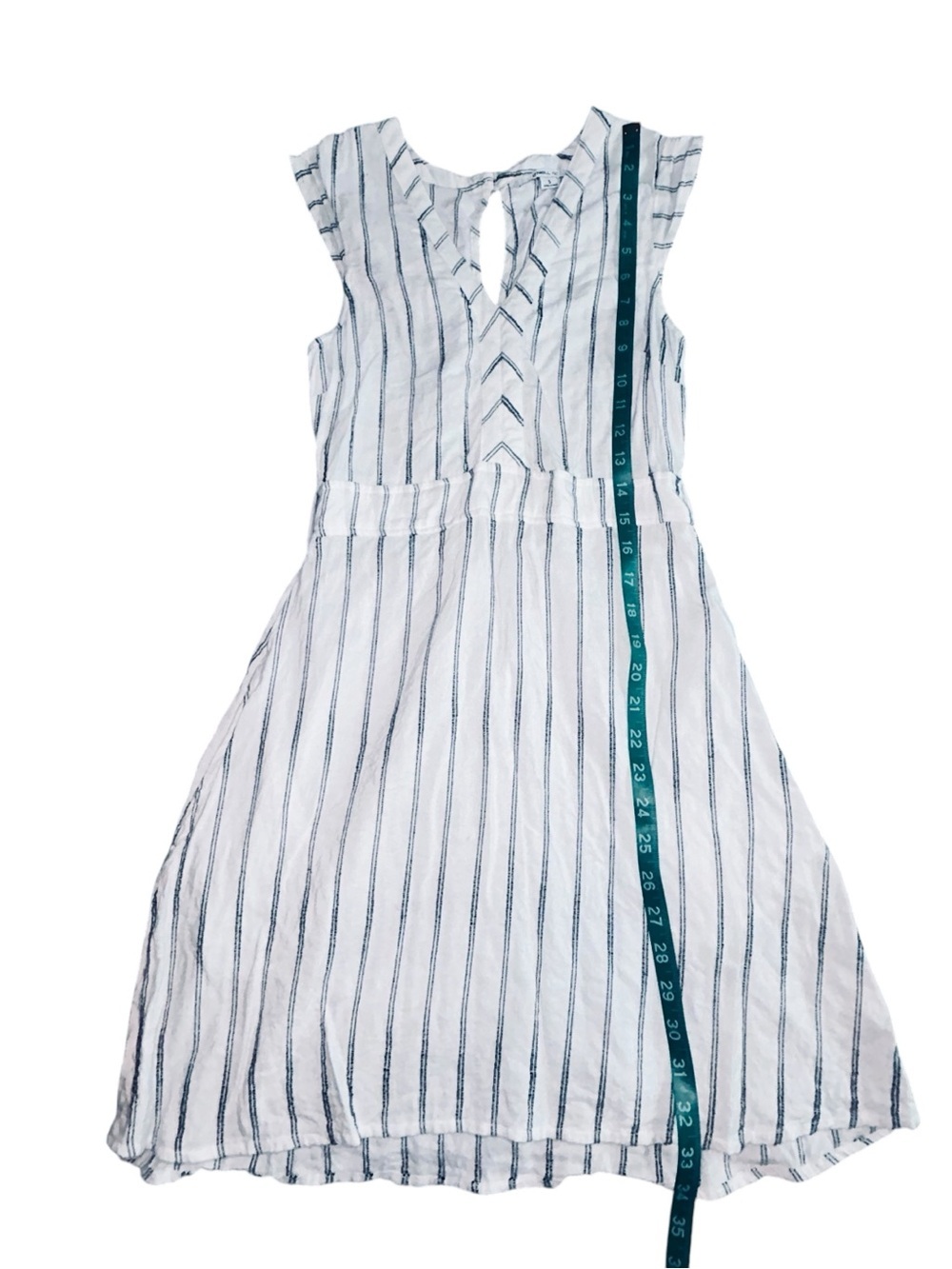 O'Neill White Dress with Black Stripes
Size small - Picture 4 of 8